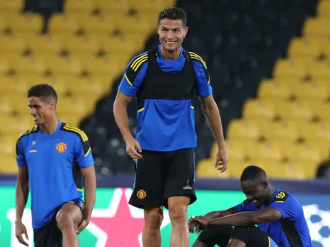Ronaldo gửi thông điệp đến NHM Man Utd trước trận Young Boys
