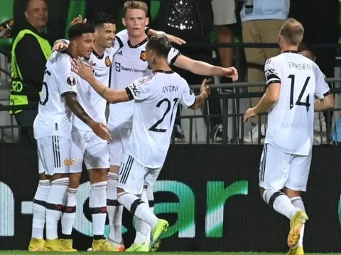 Ronaldo khiến McTominay tạo hình ảnh gây sốt