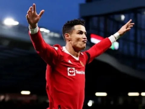 Hat-trick trước Spurs, siêu sao được bình chọn xuất sắc nhất M.U tháng 3