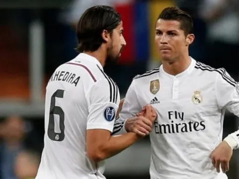 "Ronaldo muốn cá cược vào kết quả, 100 euro hay 1 chai rượu"
