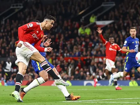 Ronaldo nổ súng, vỡ ra cho Ten Hag nhiều điều về Man Utd