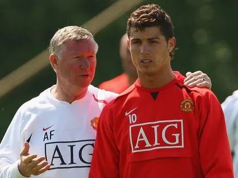 Ronaldo phản ứng ra sao trong lần đầu bị Sir Alex mắng?