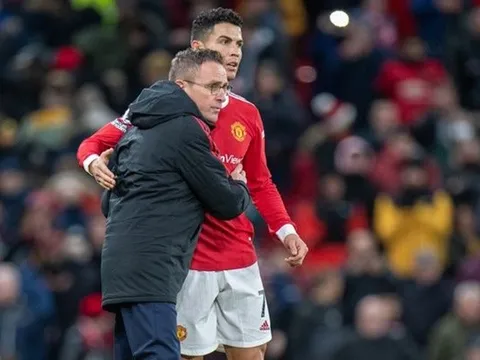 Ronaldo phát đi thông điệp trong thời điểm lùm xùm với Ralf Rangnick
