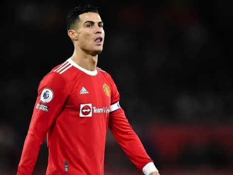 "Ronaldo sẽ ở lại Man Utd mùa giải tới, 100%"