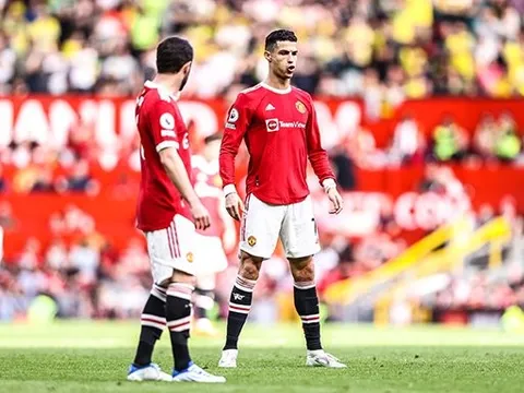 Ronaldo tạo nên loạt kỷ lục và khiến cả đội M.U phải xấu hổ