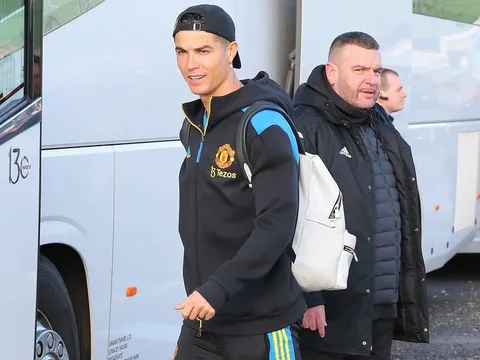 Ronaldo tươi tắn, dẫn đầu đoàn quân Quỷ đỏ đến Tây Ban Nha