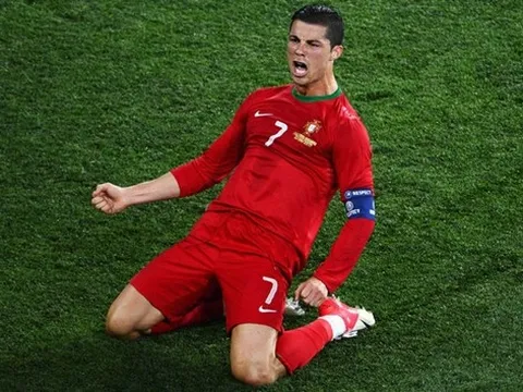Ronaldo và những con số khủng xoay quanh 698 bàn thắng trong sự nghiệp