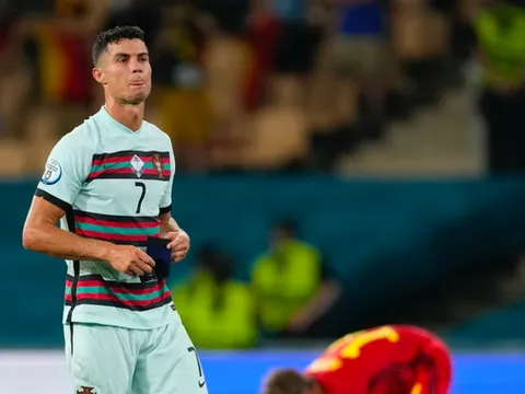 Ronaldo viết tâm thư cảm động chia tay EURO 2020