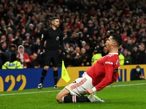 Rio Ferdinand kêu gọi cầu thủ Man Utd dồn bóng cho "át chủ bài"