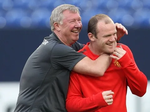 Rooney: "Sir Alex trả lời: 'Biến khỏi văn phòng của tôi'"