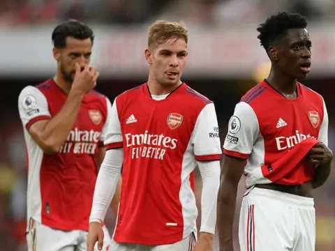 Roy Keane cảnh báo Arsenal về cuộc đua top 4