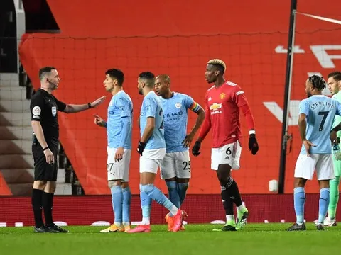 Roy Keane loại Man City khỏi cuộc đua vô địch
