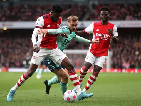 Roy Keane đã đúng, quái thú Arsenal quá đẳng cấp không thể ngăn cản