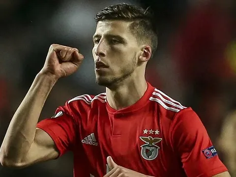 Từ vụ Ruben Dias, nhìn lại những ngôi sao phòng ngự triệu đô dưới thời Pep