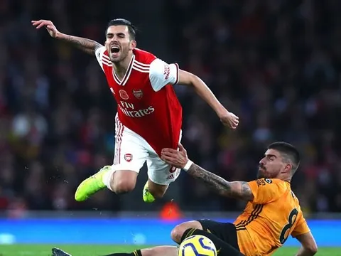 Hòa nhạt nhòa, NHM Arsenal nổi điên: "Quá tồi tệ! 2 cậu ta đã ngủ trên sân"