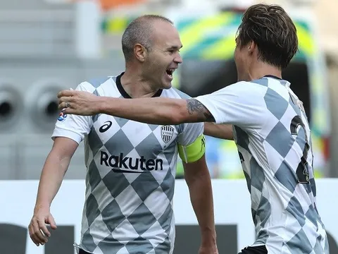 Rực sáng trước đội bóng của Cannavaro, Iniesta mang đội nhà vào vòng 16 đội Champions League