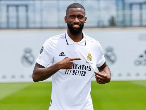 Rudiger tươi tắn trong ngày ra mắt màu áo Real Madrid
