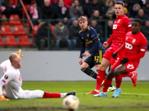 Rượt đuổi ngoạn mục, Arsenal chính thức đi tiếp tại Europa League