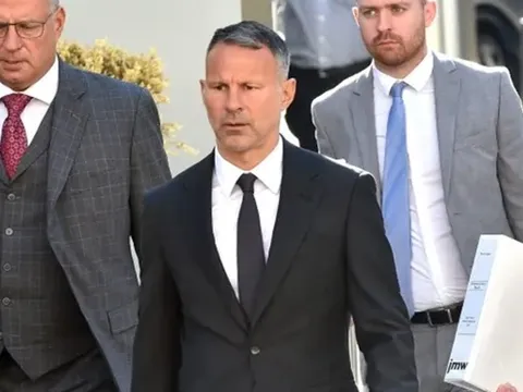 Ryan Giggs bị tố đối xử với bạn gái cũ như nô lệ