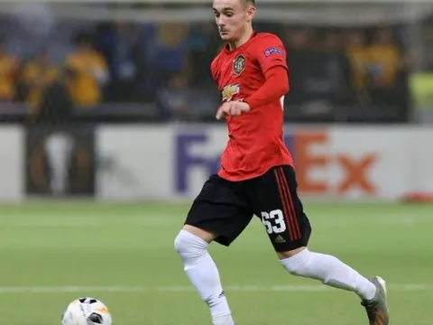 Sao trẻ chuyền bóng, tắc bóng siêu hạng, Solskjaer đã có tiền vệ trong mơ?