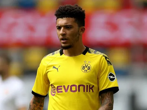 Trọng tài cũng phải cảnh giác với Jadon Sancho