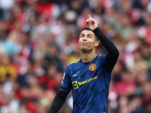 Ronaldo tặng bàn thắng cho con trai xấu số