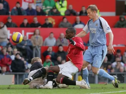 Saha chọn đồng hương là HLV lý tưởng cho Man Utd