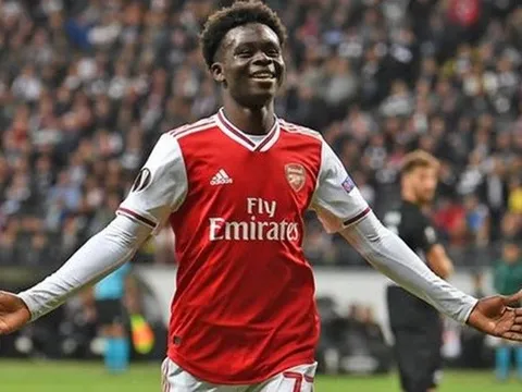 Saka nhận cảnh báo trước tin đồn gia nhập Man City