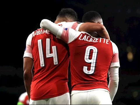 Saka, Lacazette gửi thông điệp đến Aubameyang