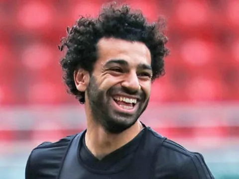 Salah bảo 1 sao Liverpool đừng ăn bánh mì nữa