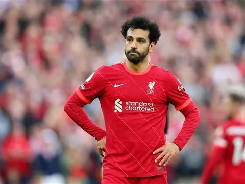Salah bỏ lỡ cơ hội khó tin ở khoảng cách 2 m
