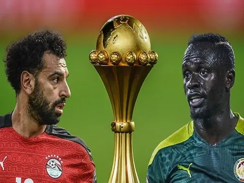 Mane đụng độ Salah, Klopp lên tiếng