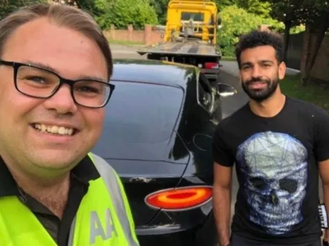 Salah gặp sự cố vì "chiếc xế hộp" đắt giá