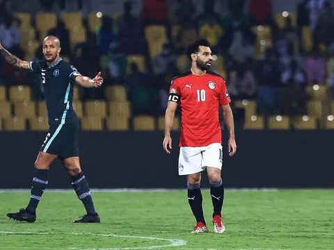 Salah mờ nhạt ở trận ra quân tại CAN