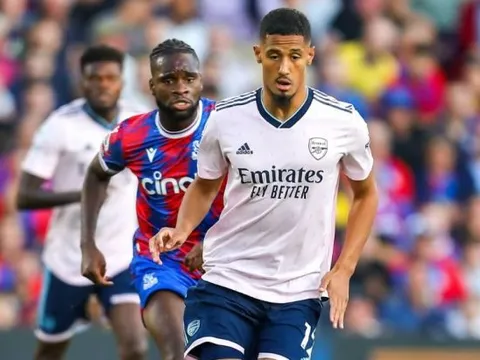 Noel Whelan chỉ ra 2 'nạn nhân' của Saliba ở Arsenal