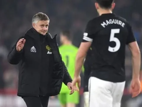 Sancho, Telles? Berbatov chỉ rõ cầu thủ Man Utd cần mua