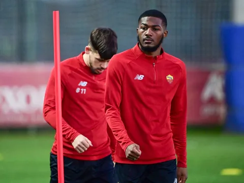Sao 24 tuổi rời Arsenal, Ozil nhắn gửi 1 lời