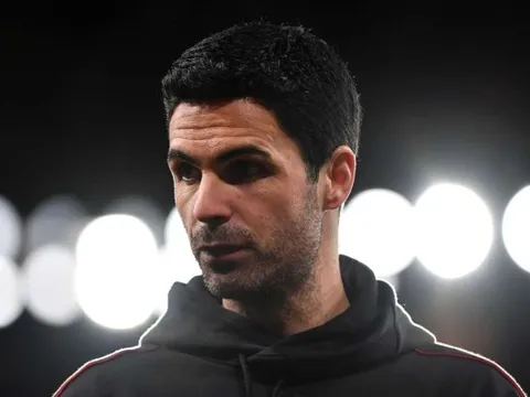 Sao Arsenal cắt ngắn kỳ nghỉ, đồng ý hợp đồng 3 năm rời Emirates
