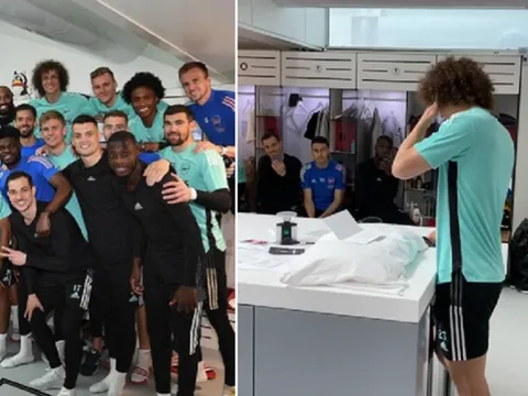 Sao Arsenal đăng video chia tay các đồng đội nghẹn ngào trong phòng thay đồ