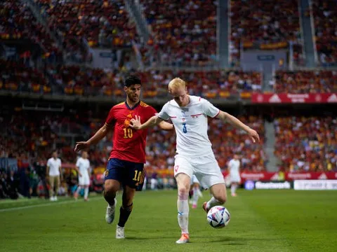 Sao Real gửi thông điệp chất lượng đến Man Utd và Arsenal