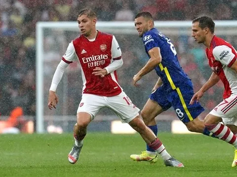 Sao Arsenal: "Tôi không sợ cạnh tranh với cậu ấy"