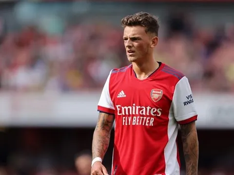 Sao Arsenal văng tục khi thua Liverpool