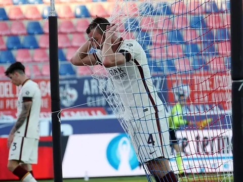 Sao AS Roma bị treo giò vì tội báng bổ thánh thần