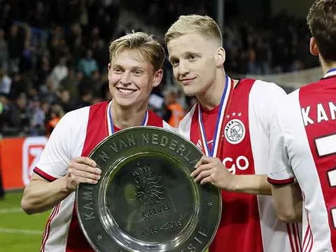 Sao Barca: Van de Beek đã hỏi ý tôi trước khi quyết định đến Man Utd