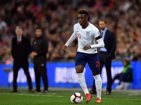 Sao Chelsea cân nhắc từ bỏ màu áo ĐT Anh