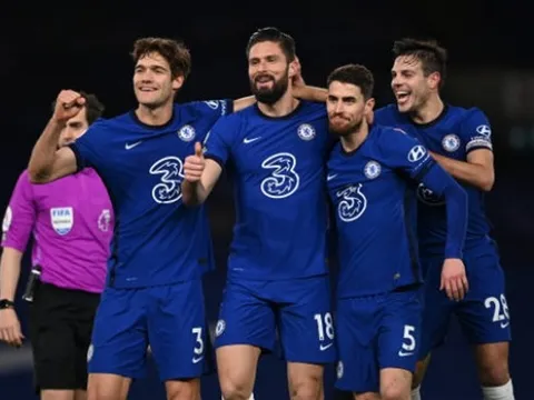 Sao Chelsea: "Vào mùa đông, chúng tôi không có nước nóng để tắm"