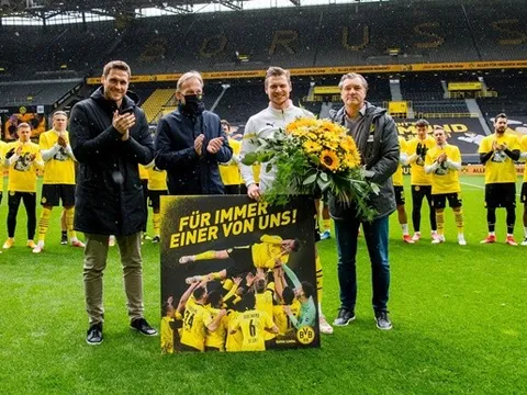 Sao Dortmund thiết lập kỷ lục trong ngày giải nghệ