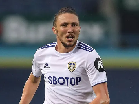 Sao Leeds gửi thông điệp đến Ronaldo