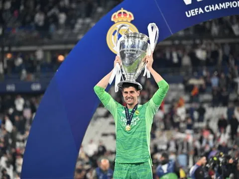 Sao Liverpool 'ngả mũ' trước Real Madrid