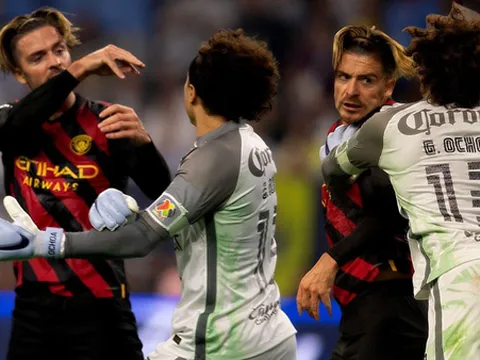 Sao Man City xô xát với đối thủ khi bị triệt hạ